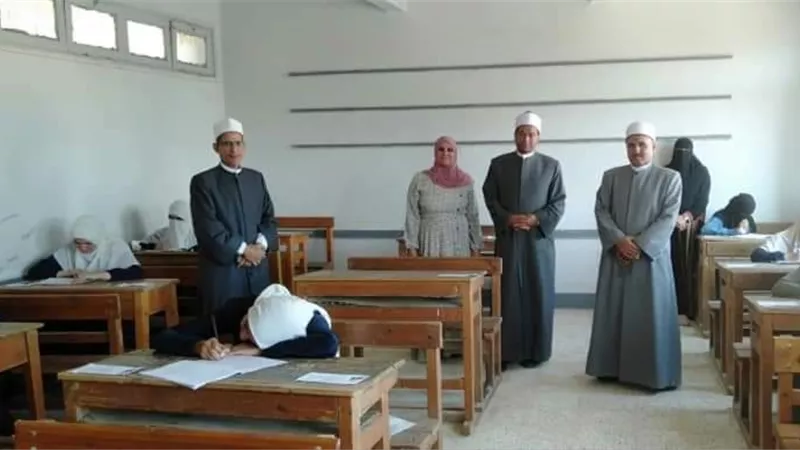 الهدوء يسود لجان امتحانات الشهادة الثانوية الأزهرية في يومها