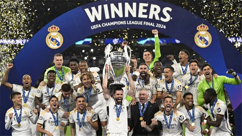نجم باريس سان جيرمان يهنئ ريال مدريد بدوري أبطال أوروبا