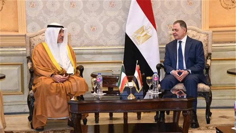 وزير الداخلية يستقبل نظيره الكويتى لتعزيز التعاون بين البلدين