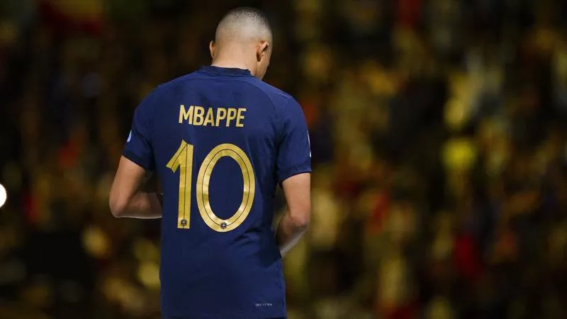 مصير ثلاثي ريال مدريد بعد التعاقد مع مبابي
