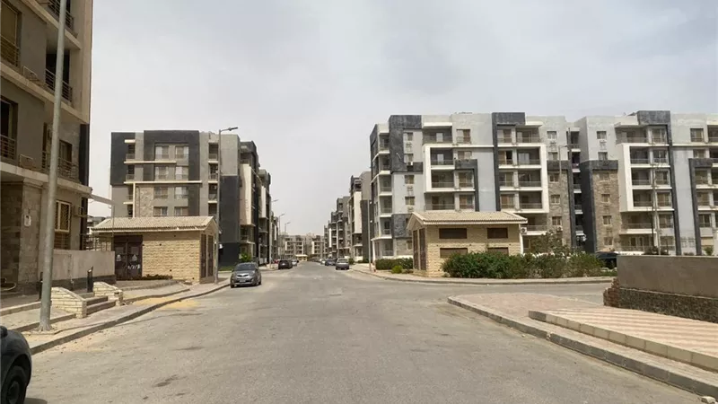 رئيس جهاز القاهرة الجديدة يتفقد المشروعات وأعمال التطوير بالتجمع