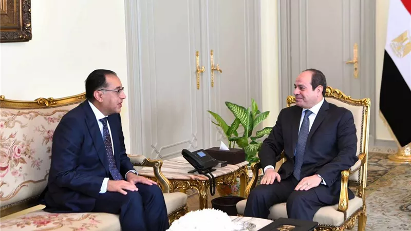 الرئيس السيسي يكلف مدبولي بتشكيل حكومة جديدة من ذوي الكفاءات