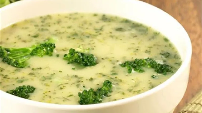 طريقة عمل شوربة البروكلي بالكريمة