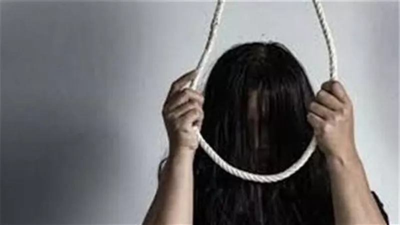 طالبة تشنق نفسها داخل منزلها بالمنيا في ظروف غامضة