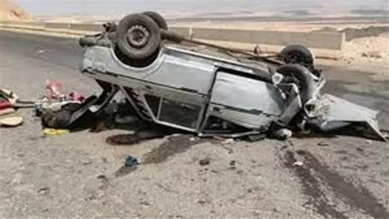 إصابة 4 إثر انقلاب سيارة أعلى الطريق فى العياط