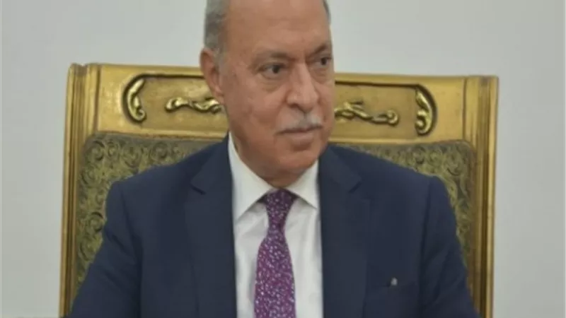 محافظ القليوبية يناقش الطلبات المقدمة بشأن استغلال أماكن انتظار السيارات
