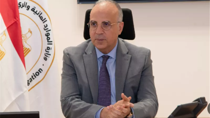 وزير الري يؤكد أهمية المتابعة لزراعات الأرز المخالفة