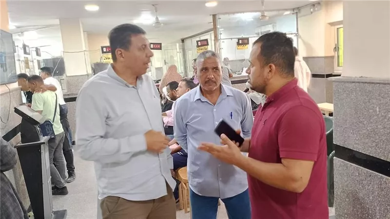 محافظ المنيا يتابع جهود المراكز التكنولوجية في تلقى طلبات التصالح