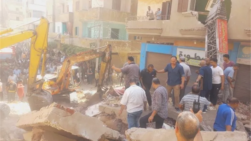 الحماية المدنية تواصل جهودها لاستخراج ضحايا عقار النبي دانيال