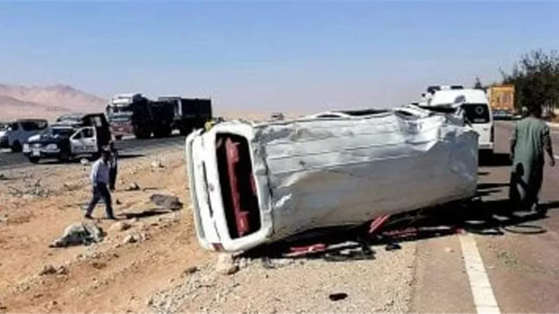 إصابة 6 إثر انقلاب ميكروباص بالطريق الإقليمى
