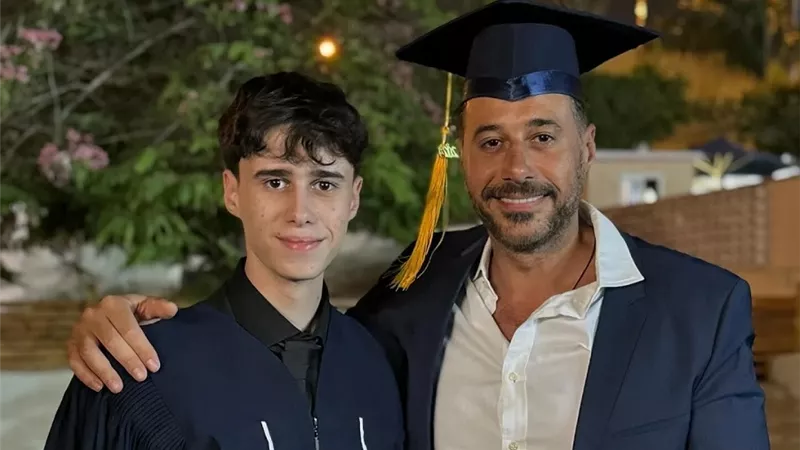 أحمد السعدني يحتفل بتخرج نجله من المدرسة.. صور