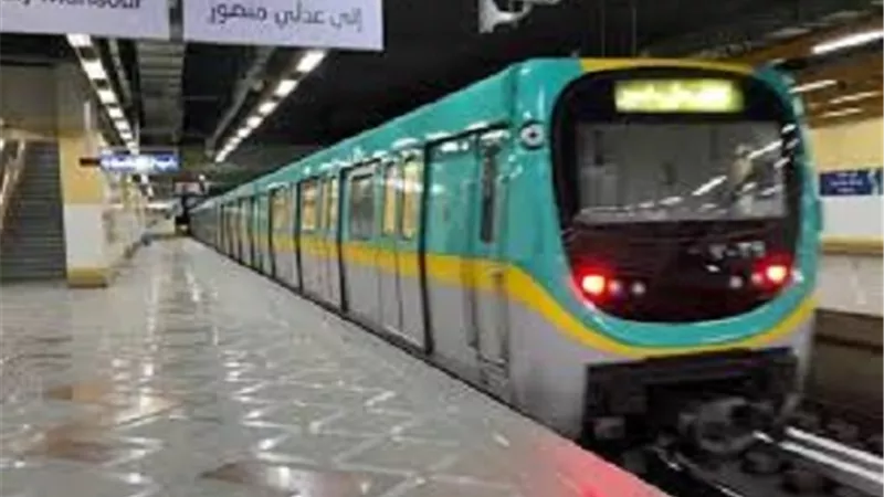 مد العمل بالخط الثالث للمترو حتى الواحدة صباحا الخميس المقبل