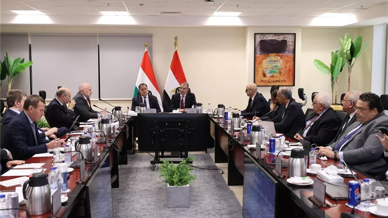 إنشاء كابل بحرى عالى السعة فى البحر المتوسط ..الاتصالات تكشف