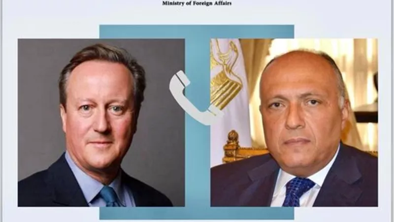 وزير الخارجية يتناول مستجدات الأوضاع في غزة مع نظيره البريطاني