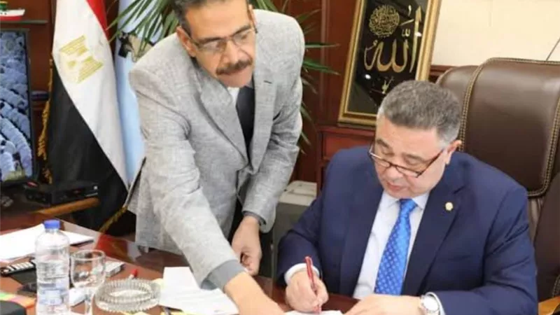 محافظ البحرالأحمر يعتمد نتيجة الشهادة الإعدادية بنسبة 77,4 %