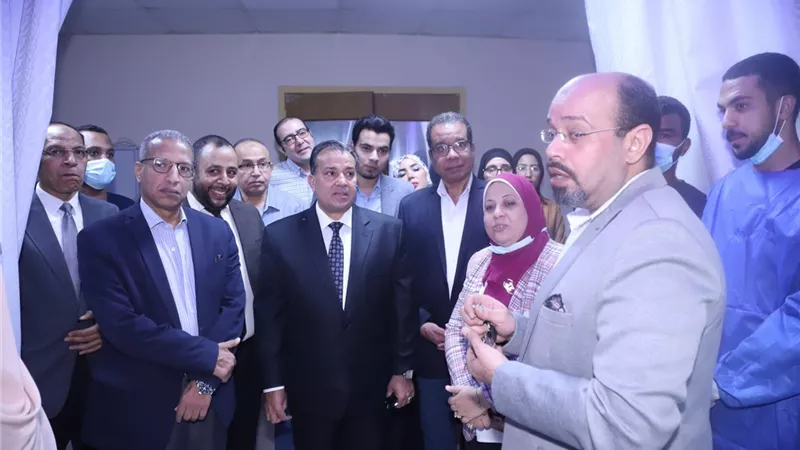 ميكنة عملية حجز التذاكر للمرضى بمستشفيات قنا الجامعية