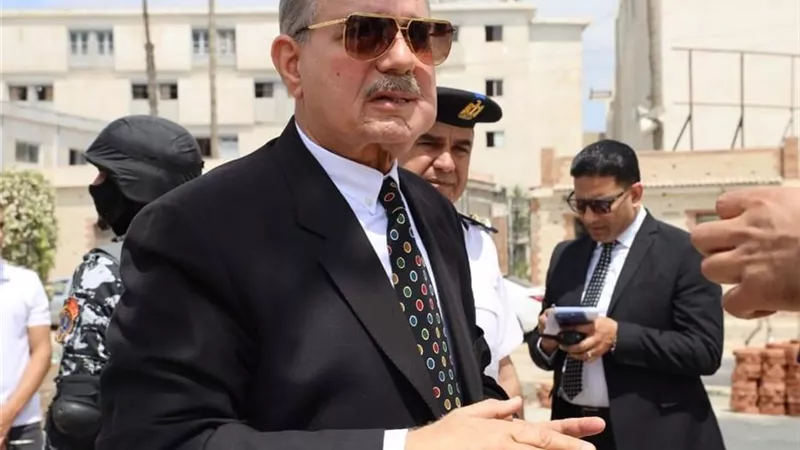 محافظ كفرالشيخ: رفع 1065 طن قمامة وتطهير شبكات الصرف الصحي