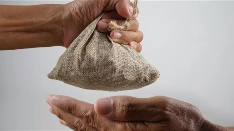 حكم أستخدم الزكاة في القروض الحسنة