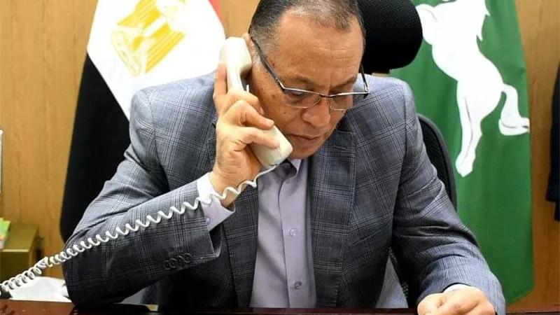 محافظ_الشرقية يُهنئ أوائل الشهادة الإعدادية لتفوقهم الدراسي