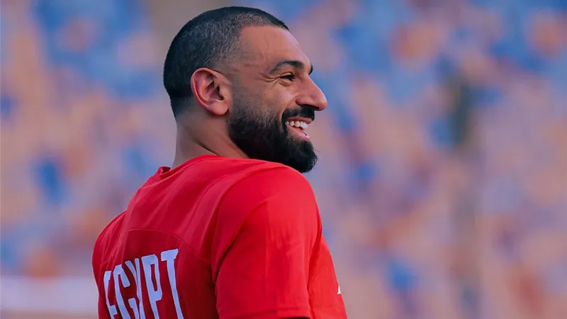 محمد صلاح يتلقي عرضا مغرٍيا بقيمة 200 مليون يورو