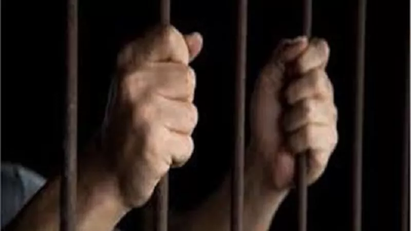 بمكالمة تليفونية وجائزة وهمية سرق بيانات6عملاء