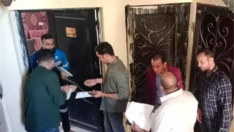 جهاز ١٥ مايو يشن حملة شرسة على الشقق المؤجرة فى المدينة.. بالصور
