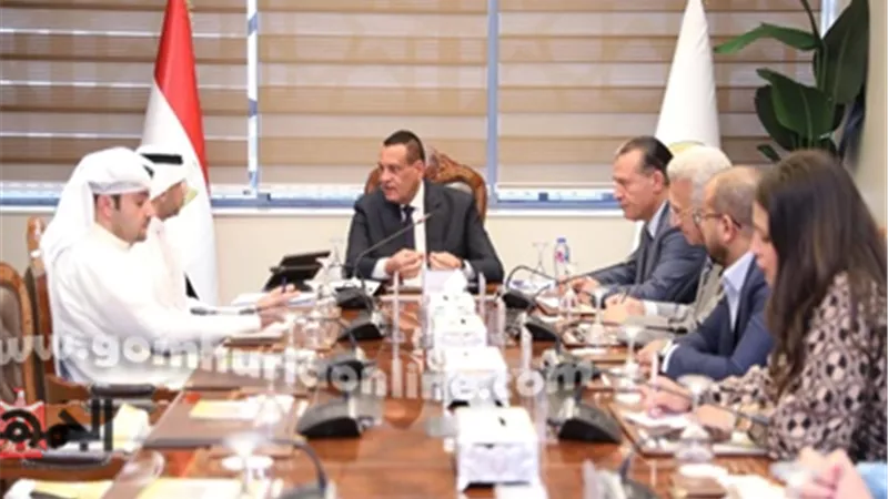 وزير التنمية المحلية يلتقي رئيس منظمة المدن العربية