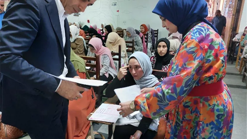 رئيس جامعة دمنهور يناقش تطوير العملية التعليمية مع هيئة التدريس