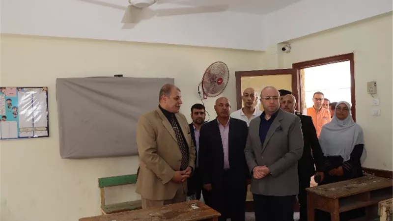 محافظ بني سويف يتفقد اللجان استعدادًا لامتحانات الثانوية العامة