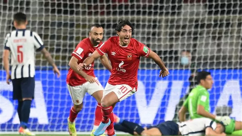 الأهلي يقترب من التجديد لثنائي كباتن الفريق