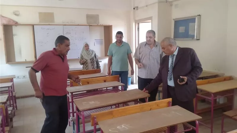 رئيس مركز ديرمواس يقوم بجولة لعدد من لجان الثانوية العامة