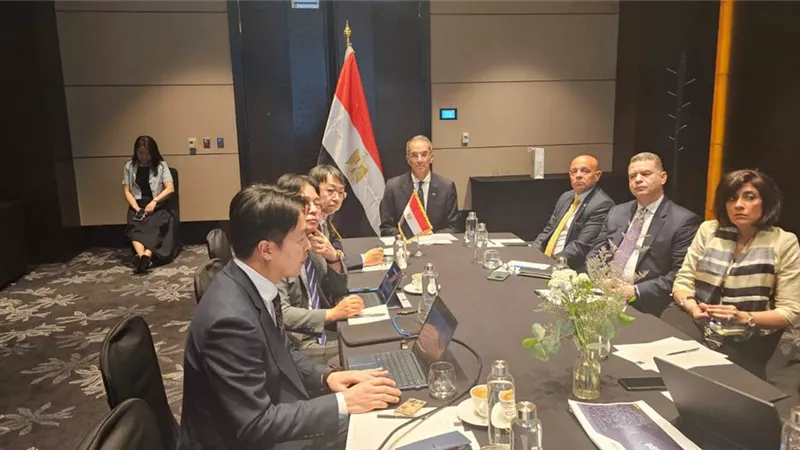 وزير الاتصالات يبحث مع نظيره الكوري فتح آفاق للتعاون بين البلدين