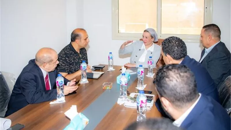 ياسمين فؤاد: نسعى لتشجيع الصناعات الصديقة للبيئة ودعم المستثمرين