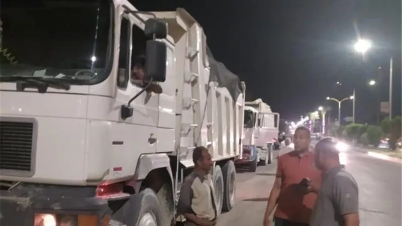 جهاز 15 مايو يشن حملة ليلية على تصاريح المعدات ويضبط 5 مركبات صور