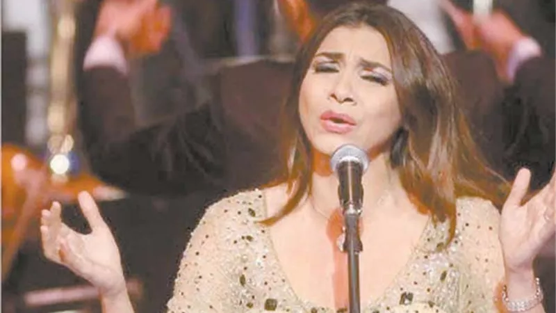 مروة حمدي ورحاب مطاوع تحييان حفل