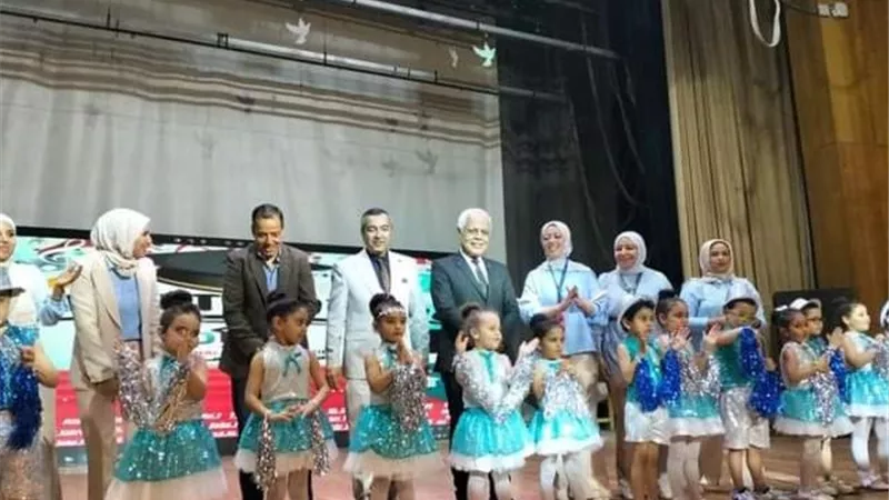 مدير إدارة حدائق أكتوبر التعليمية يشهد حفل الأنشطة الدراسية صور