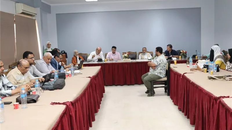 مياه الفيوم تناقش الموقف التنفيذي لمحطات المعالجة للصرف الصحي