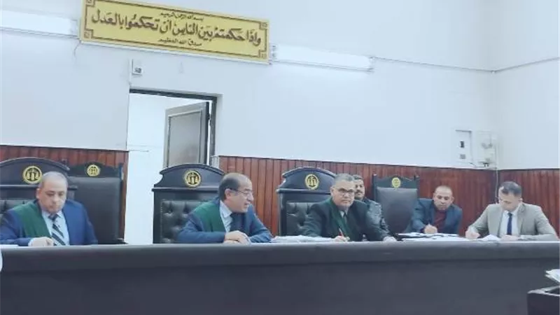 الاب ونجله وابن شقيقه تعدوا على نسيبه بسبب خلافات المصاهرة