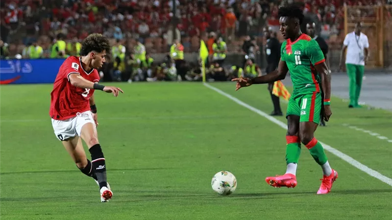 منتخب مصر يهزم بوركينا فاسو بهدفين ويقترب من التأهل للمونديال