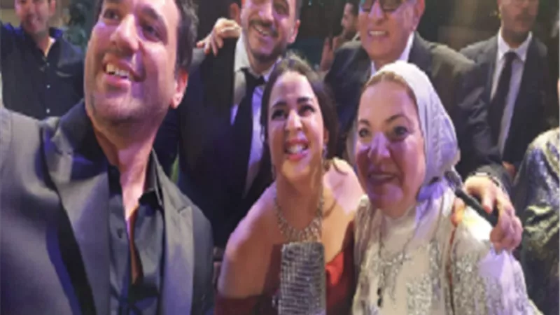 حسن الرداد وإيمي وعمرو وكندة فى حفل زفاف جميلة عوض وأحمد حافظ