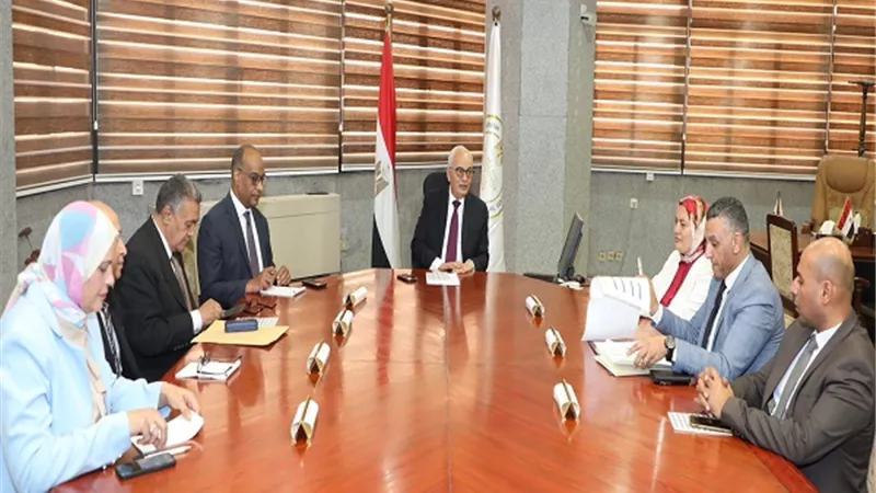حجازي: إتاحة خطوط ساخنة لاستقبال الشكاوى والاستفسارات داخل غرفة العمليات الرئيسية بالوزارة