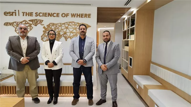 نائب محافظ الوادي الجديد تبحث إنشاء مركز معلومات لشبكات المرافق