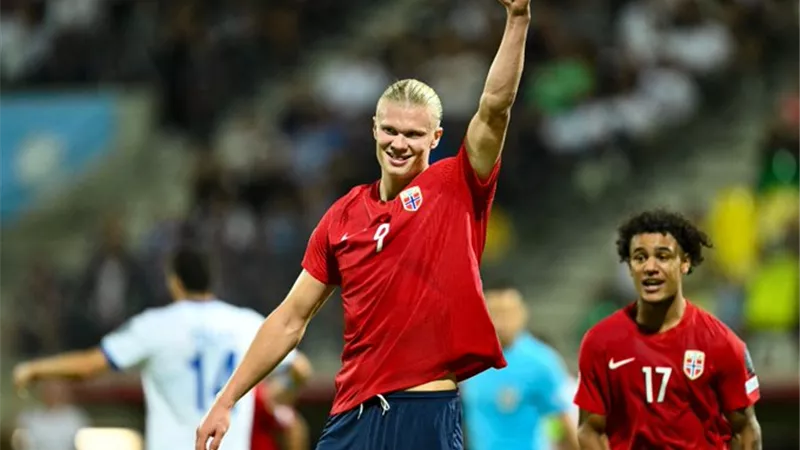 هالاند يقترب من تحقيق رقم تاريخي مع منتخب النرويج
