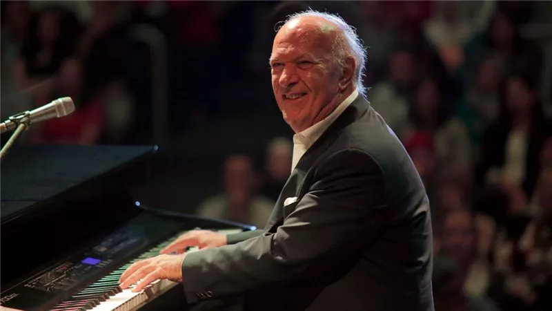 عمر خيرت يكشف أسراراً عن حياته لأول مرة في حوار ببرنامج حديث القاهرة