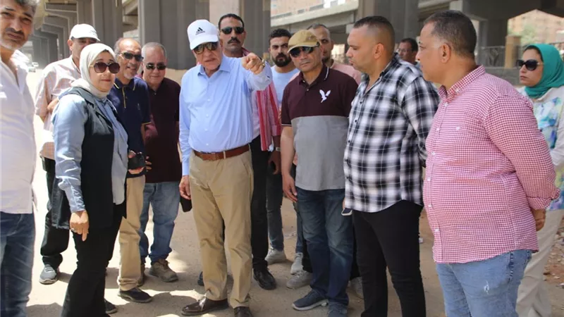 راشد يتفقد أعمال التطوير بالمحاور المرورية حول المتحف الكبير