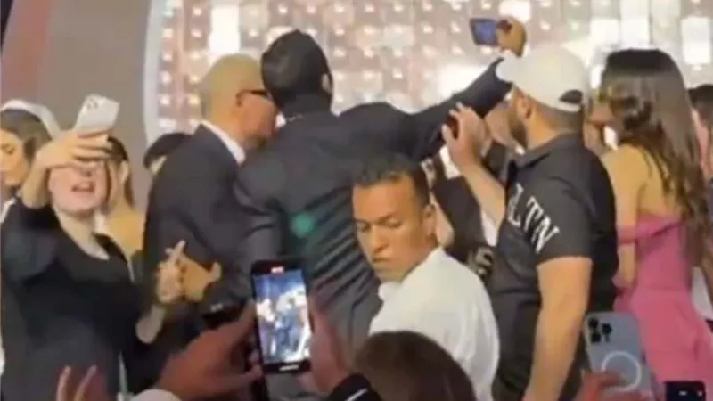 عمرو دياب يحرر محضرا ضد صاحب واقغة 