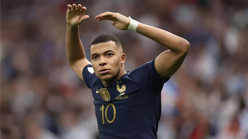 إصابة مبابي في معسكر منتخب فرنسا