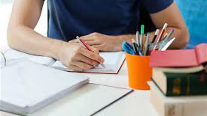 هل تقطع الكهرباء خلال أداء امتحانات الثانوية العامة.. متحدث التعليم يرد