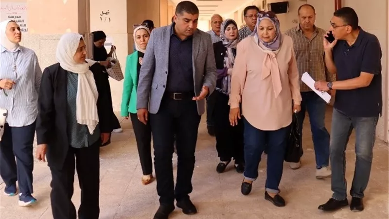 رئيس الشيخ زايد يتفقد المدارس استعداداً لإمتحانات الثانوية.. صور
