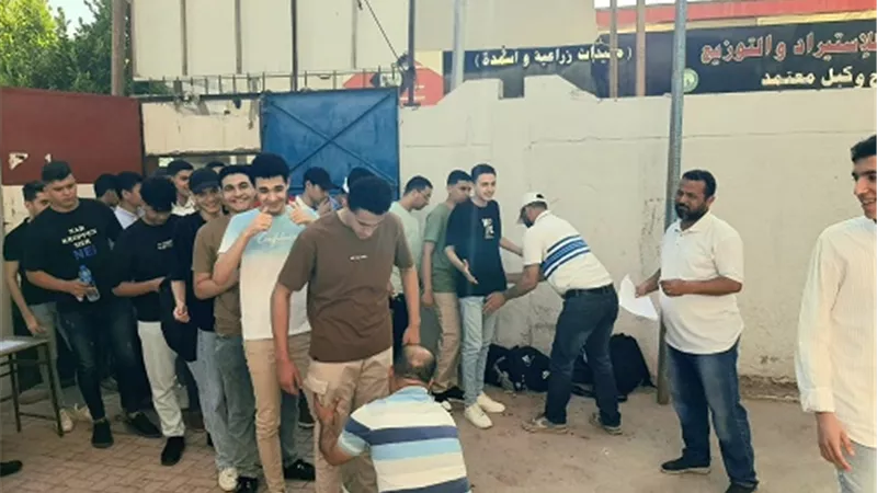 لاول مرة اجهزة حديثة لكشف سماعات الغش بلجان ثانوية البحيرة